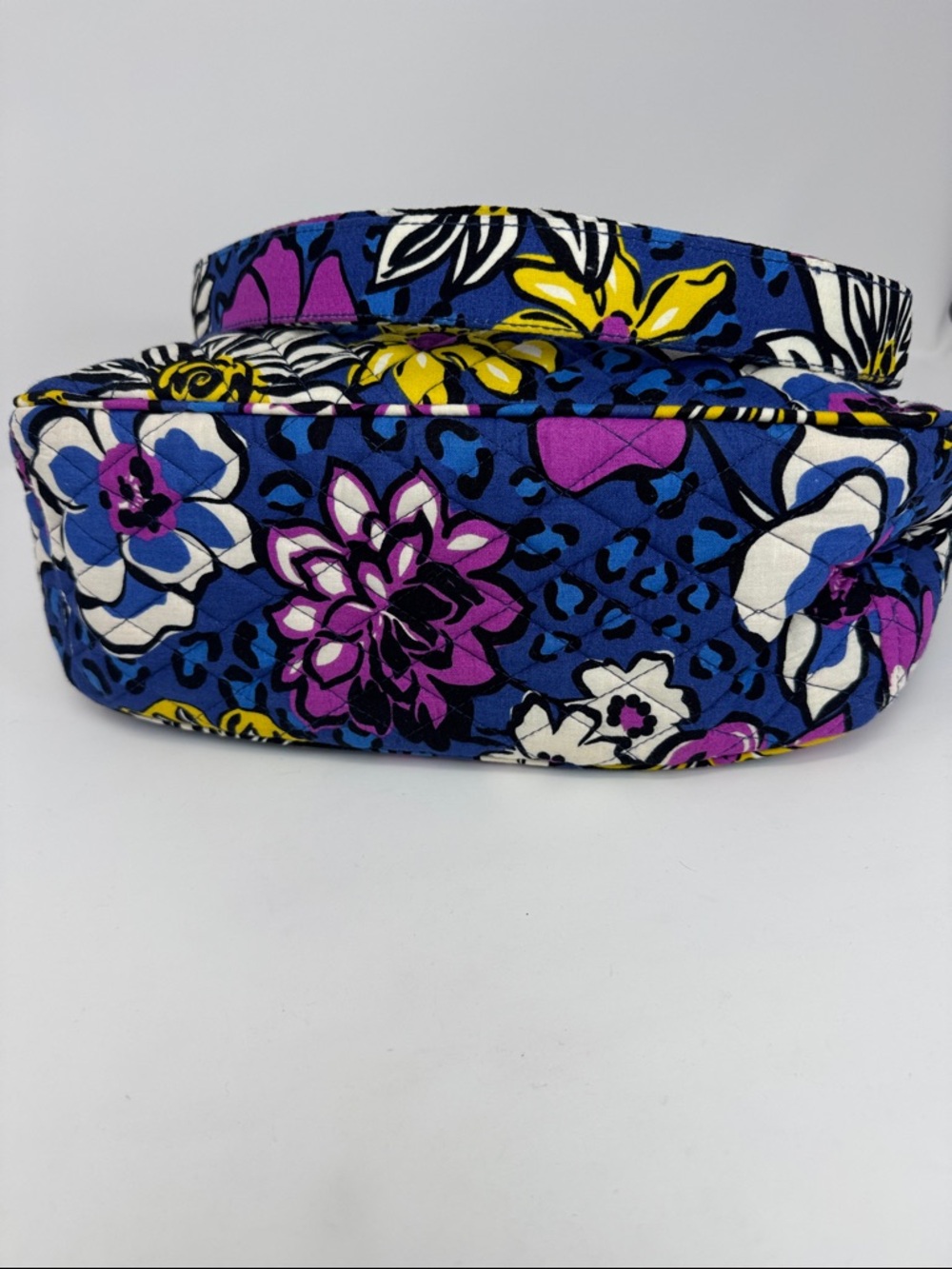 Vera Bradley Quilted Crossbody African Violet Retired - Picture 5 of 10